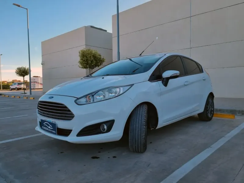 FORD FIESTA 2015 - Creek Motors