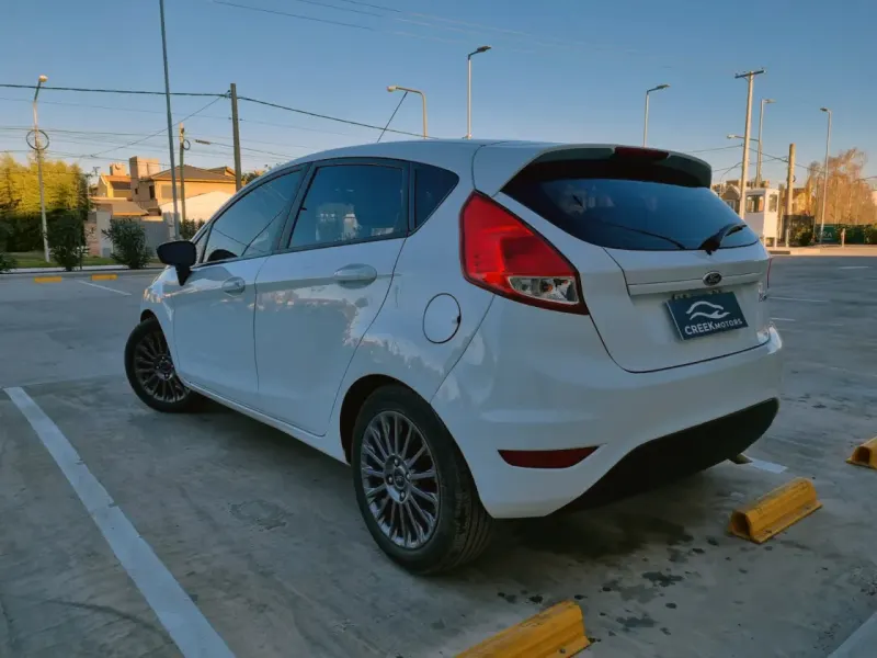 FORD FIESTA 2015 - Creek Motors