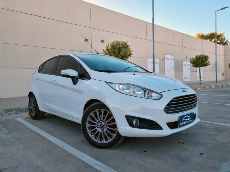 FORD FIESTA 2015 - Creek Motors