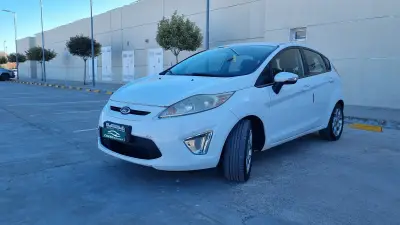 FORD Fiesta foto 2