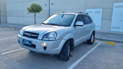 HYUNDAI TUCSON 2010 - Creek Motors