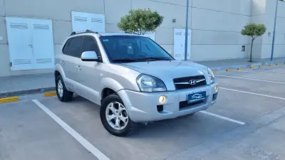 HYUNDAI TUCSON 2010 - Creek Motors