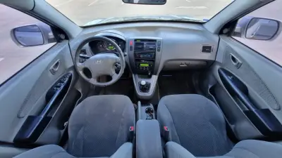 HYUNDAI TUCSON 2010 - Creek Motors