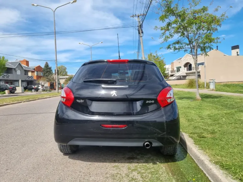 PEUGEOT 208 2016 - Creek Motors