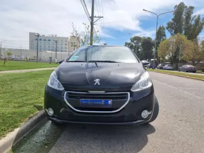 PEUGEOT 208 foto 8