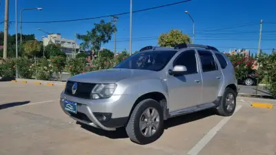 RENAULT DUSTER 2017 - Creek Motors