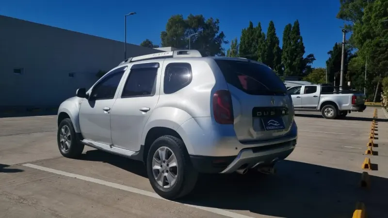 RENAULT DUSTER 2017 - Creek Motors