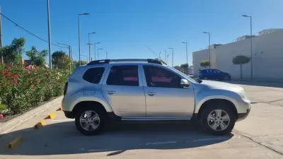 RENAULT DUSTER 2017 - Creek Motors
