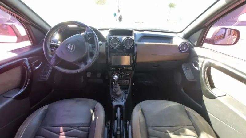 RENAULT DUSTER 2017 - Creek Motors