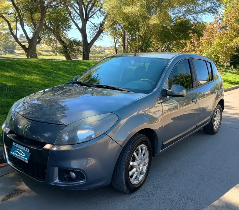 RENAULT SANDERO 2015 - Creek Motors