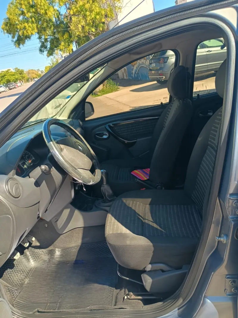 RENAULT SANDERO 2015 - Creek Motors