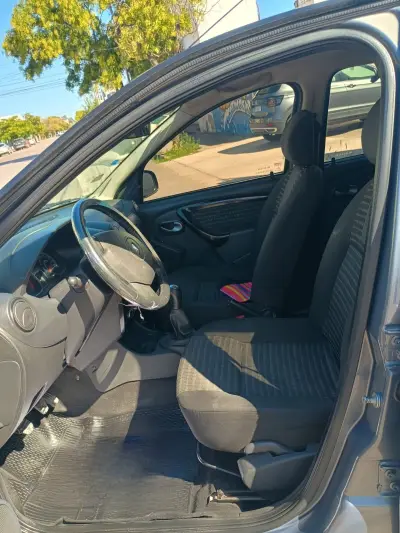 RENAULT SANDERO 2015 - Creek Motors