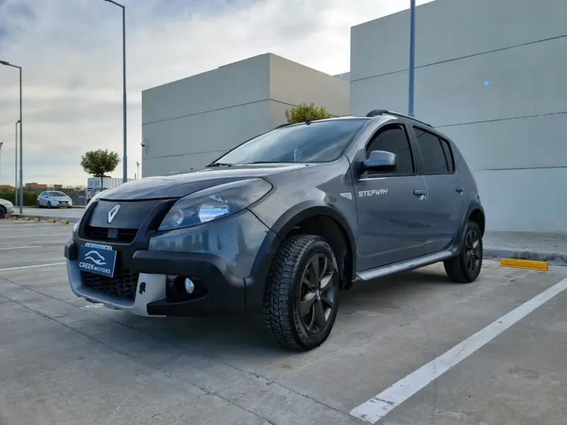 RENAULT SANDERO STEPWAY 2015 - Creek Motors