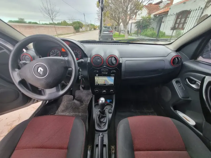 RENAULT SANDERO STEPWAY 2015 - Creek Motors