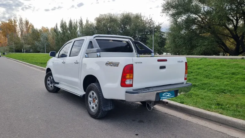 TOYOTA Hilux 2007 - Creek Motors
