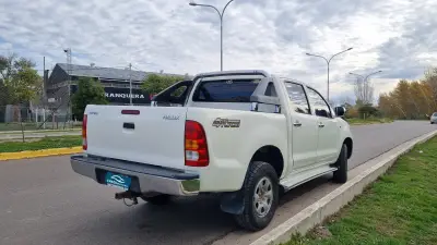 TOYOTA Hilux foto 4