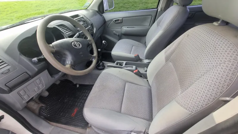 TOYOTA Hilux 2007 - Creek Motors
