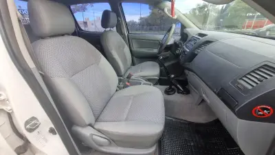 TOYOTA Hilux foto 6