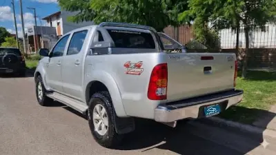 TOYOTA HILUX foto 3