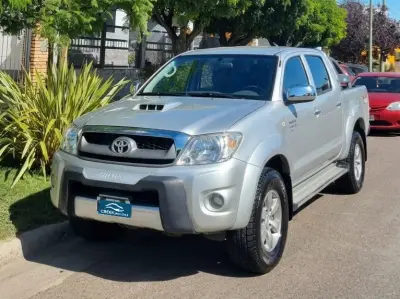 TOYOTA HILUX 2009 - Creek Motors