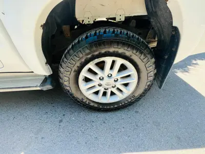 TOYOTA Hilux foto 4