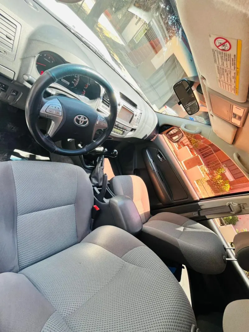 TOYOTA Hilux 2015 - Creek Motors