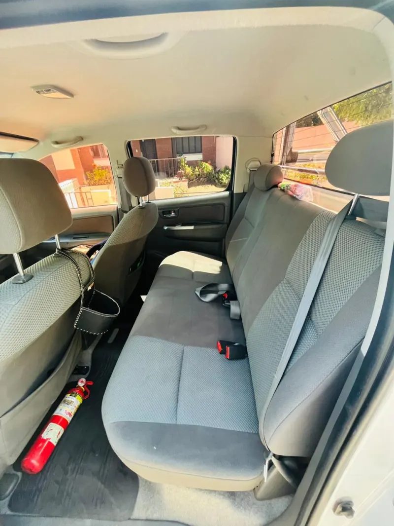 TOYOTA Hilux 2015 - Creek Motors