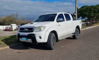 TOYOTA Hilux 2010 - Creek Motors