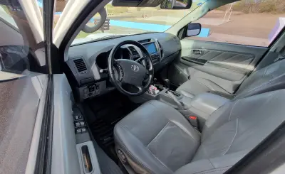 TOYOTA Hilux 2010 - Creek Motors
