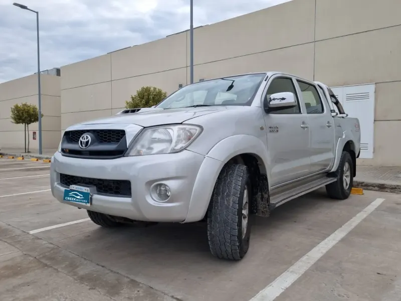 TOYOTA HILUX PICK - UP 2009 - Creek Motors