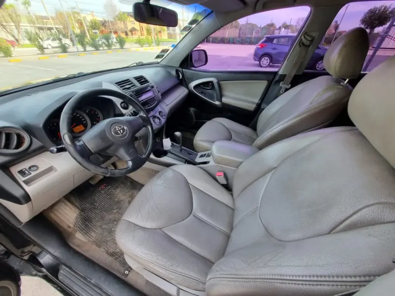 TOYOTA RAV - 4 2008 - Creek Motors