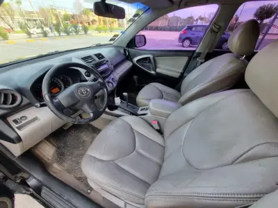 TOYOTA RAV - 4 2008 - Creek Motors
