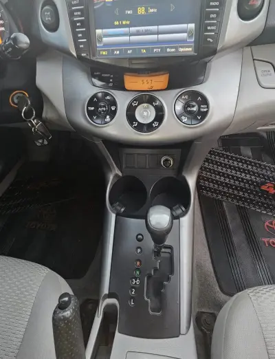 TOYOTA Rav4 4wd foto 7