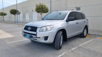 TOYOTA Rav4 4x2 foto 2